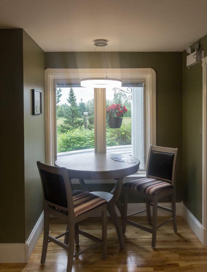 Fox Point Inn Parrsboro ภายนอก รูปภาพ
